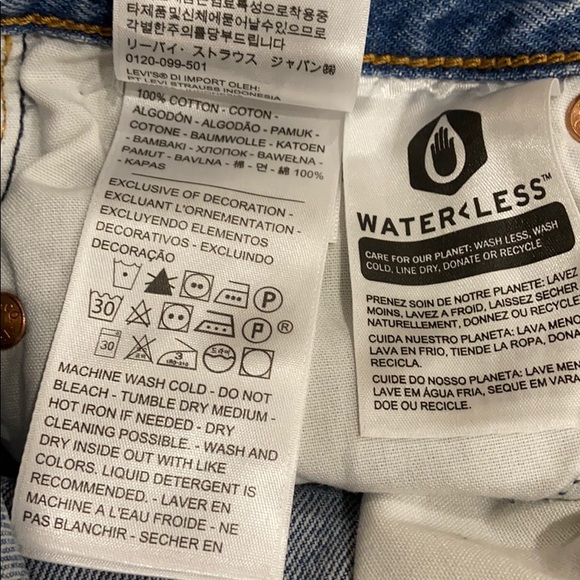 Levi’s Wedgie Icon Fit in Authentically Yours - Picture 10 of 11